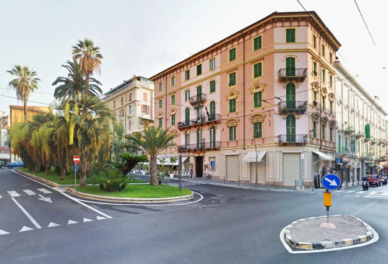 Ferienwohnung Mansarda Luminosa In Centro A Sanremo Exterior foto